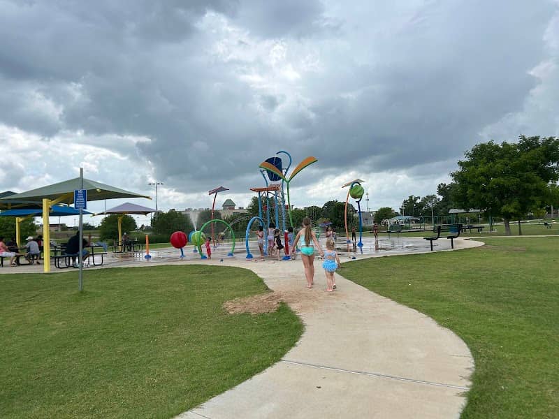 Veterans Park - Image 1