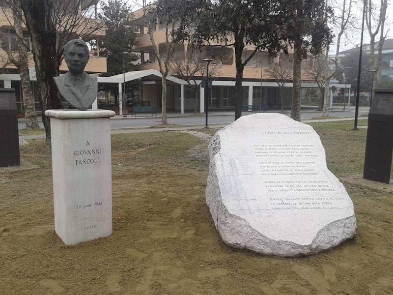 Monumento a Giovanni Pascoli - Image 1