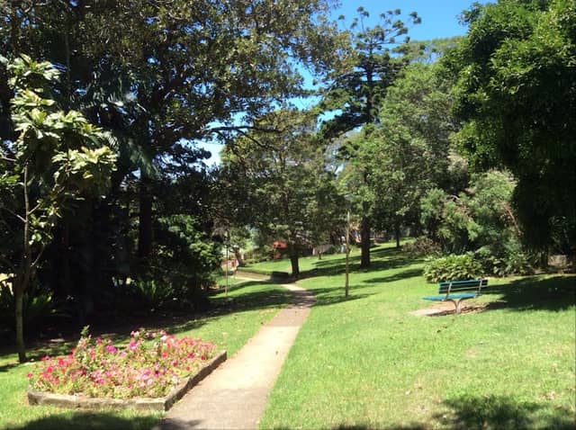 Ivanhoe Park - Image 1