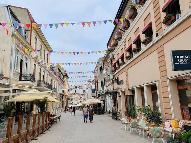 "Tomis" Pedestrian Way - Image 1