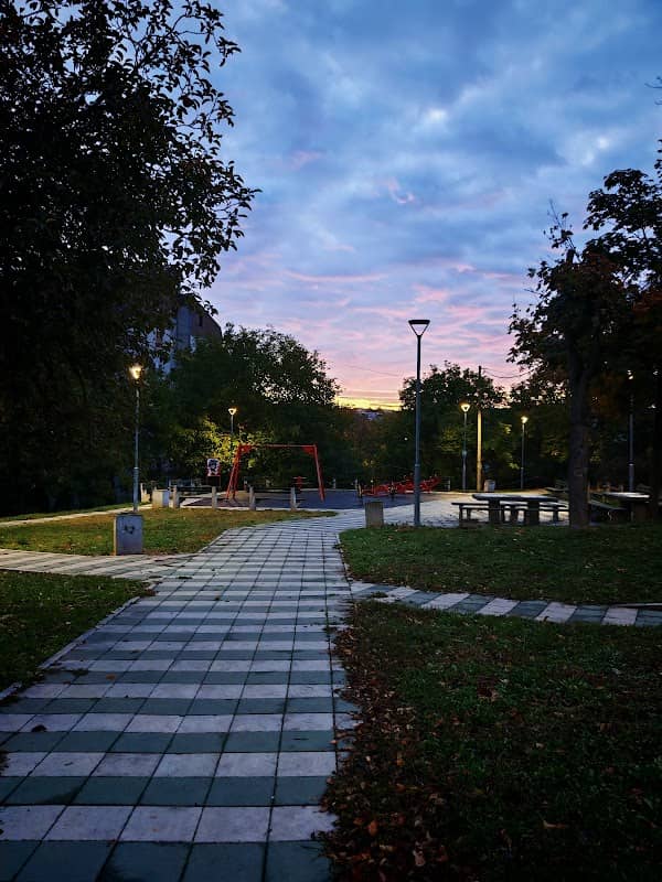 Prugasti Park - Image 1