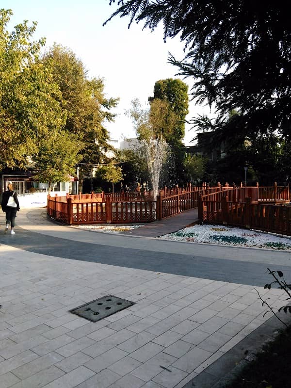 İsmet İnönü Parkı - Image 1