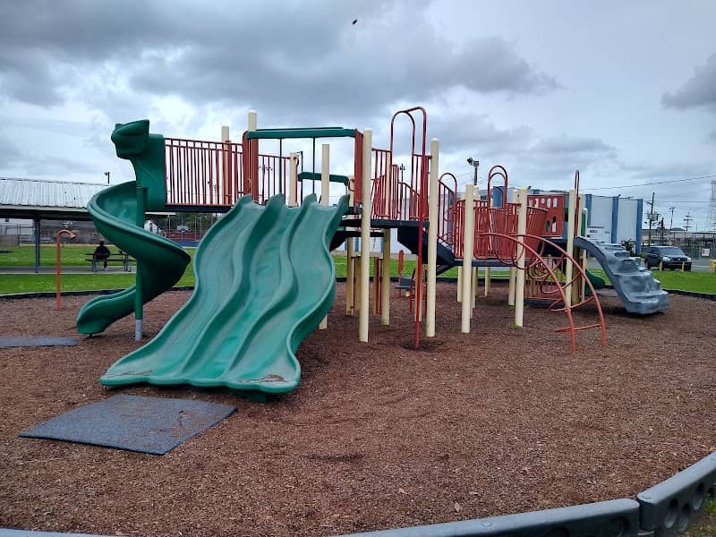 Park of Heroes & Harahan Playground - Image 2