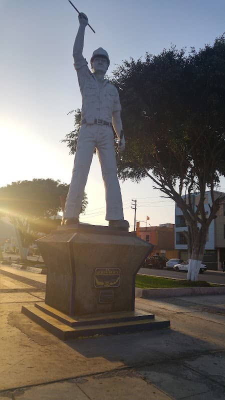 Monumento Al Trabajador Siderurgico - Image 1