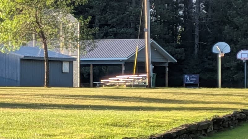 Hawthorne Ball Park - Image 2