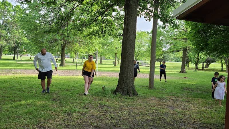 English Park - Image 2