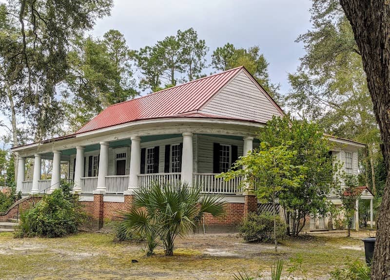Walterboro Library Society Building (Little Library) - Image 1