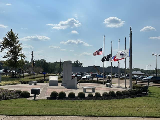 Veterans Park - Image 1