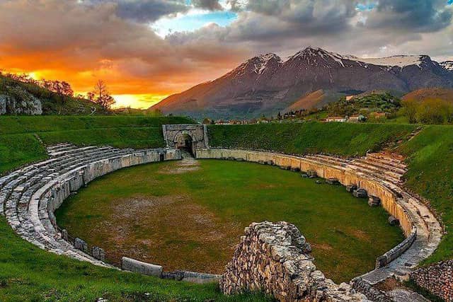 Amphitheater Alba Fucens - Image 1