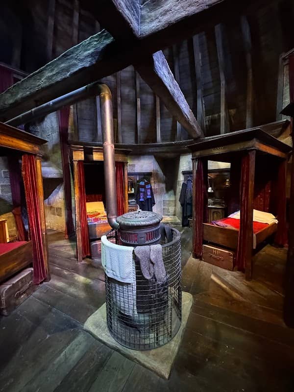 The Gryffindor dormitory - Image 2