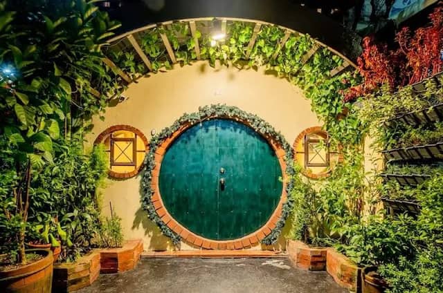 The Round Door - Image 2