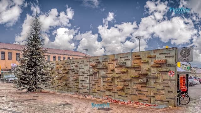 Mauer mit Wasserspielen - Image 2