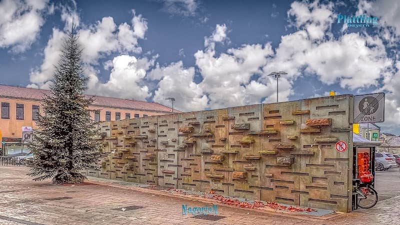 Mauer mit Wasserspielen - Image 2
