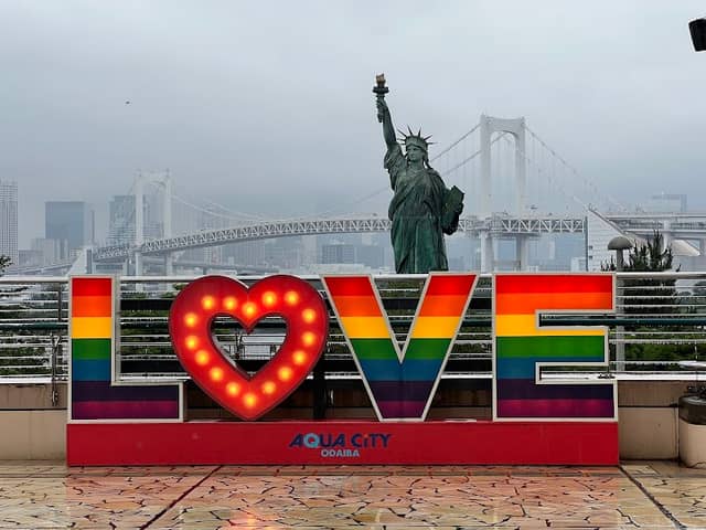 Love Sign Odaiba - Image 1