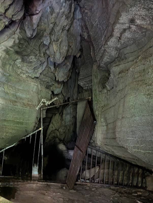 Sugar Bluffs Cave - Image 1