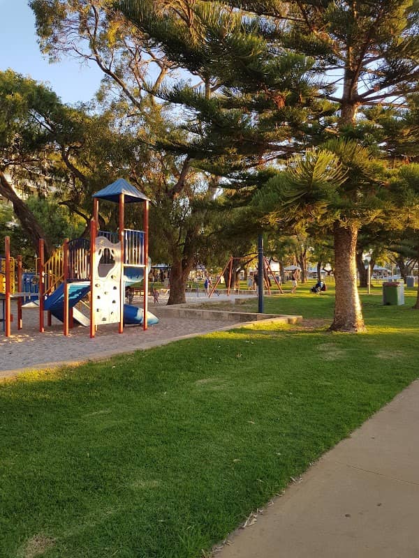 Churchill Park - Image 1