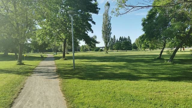 Beauséjour Park - Image 2