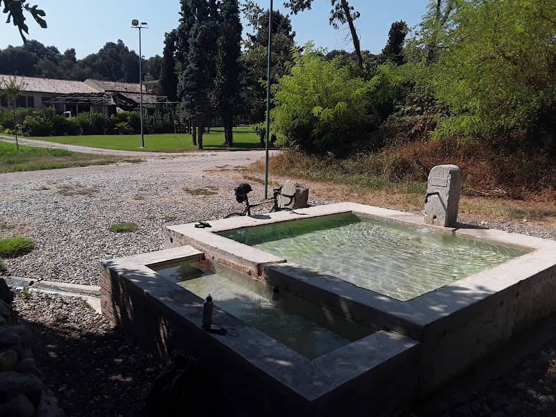 Vecchia fontana lavatoio - Image 1