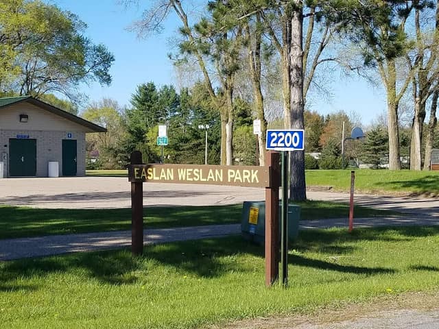 Easlan-Weslan Park - Image 1