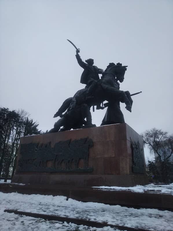 Pamyatnik Boytsam 1-Y Konarmii - Image 1