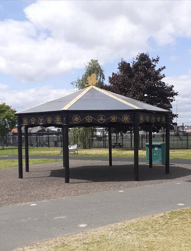Borehamwood Bandstand - Image 1