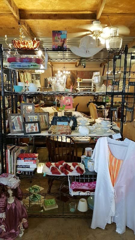 Lebanon Flea Market - Image 2