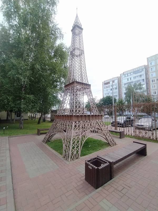 Pamyatnik Eyfeleva Bashnya - Image 1
