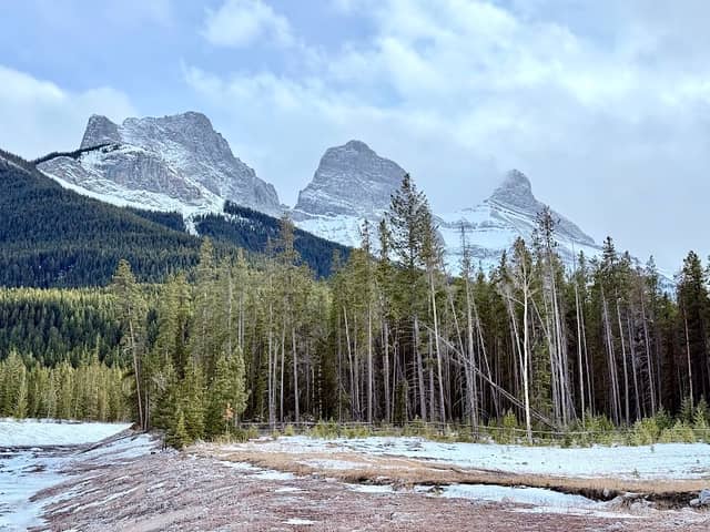 Three Sisters Peak view point - Image 2