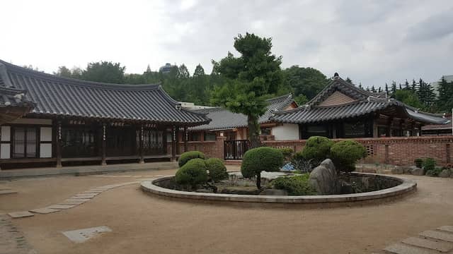 Han Hee Won Art Museum - Image 1