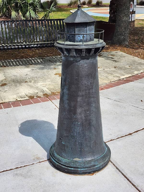 Round Island Lighthouse - Image 2