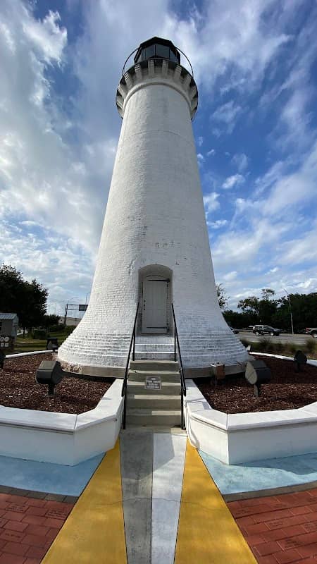 Round Island Lighthouse - Image 1
