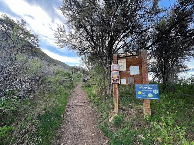 Oakley Ridge and Seymore Trail Parking - Image 1