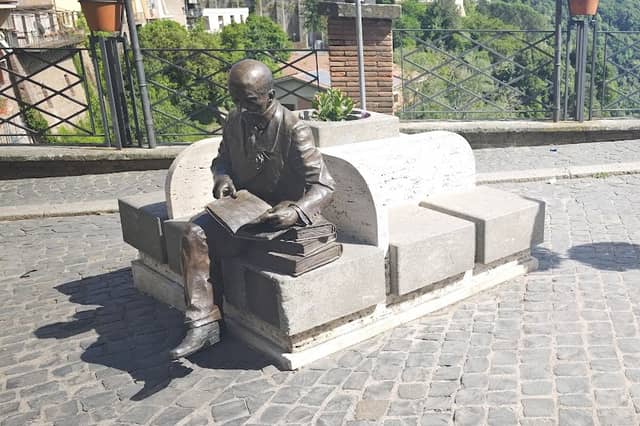 Statua di Gabriele D'annunzio - Image 2