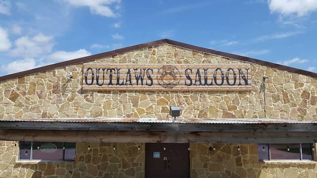 Outlaws Saloon - Image 1
