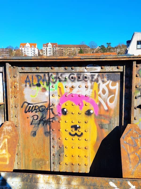 Alte Gleisbrücke über den Hafendamm zum Osthafen - Image 2