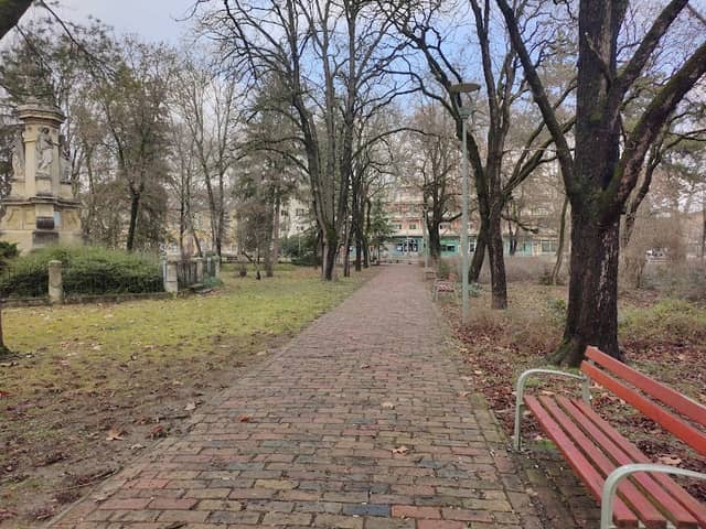 Szentháromság téri park - Image 1