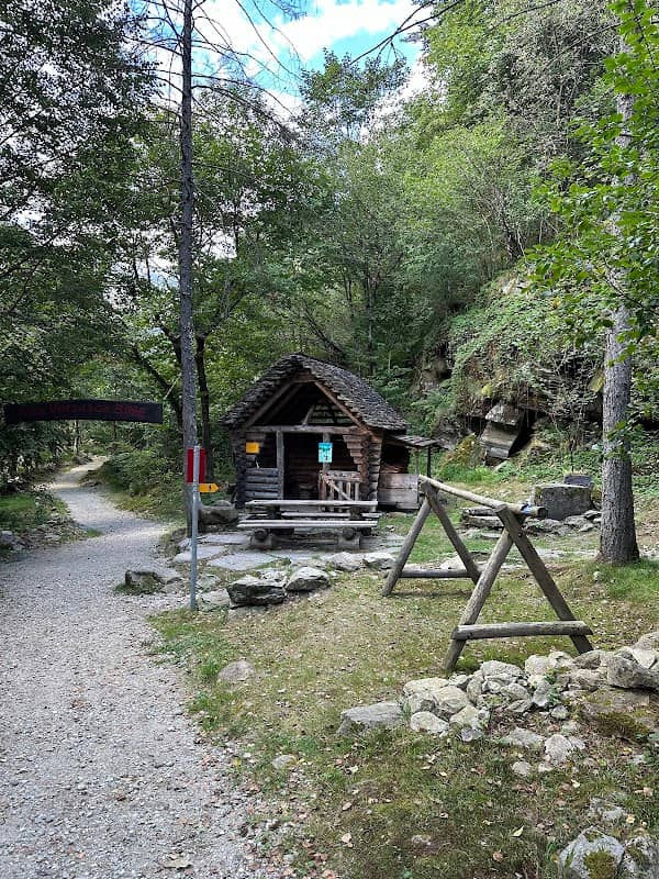 Grillstelle/Holzhütte - Image 1