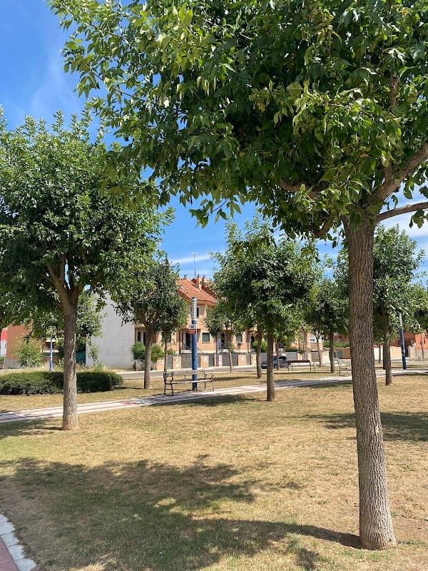 Reino de León Park - Image 2
