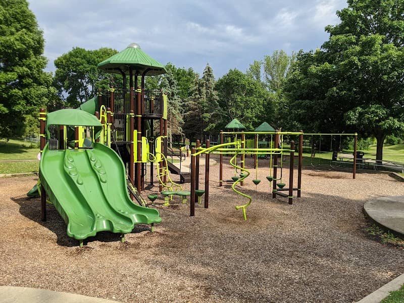 Knolls Park - Image 1