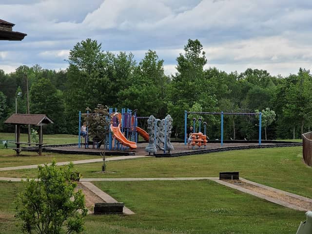 Farris Memorial Park - Image 1