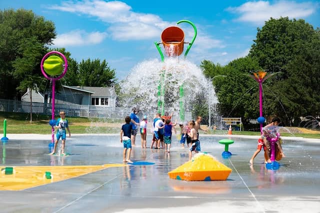 Looking Glass Splashpad - Image 1