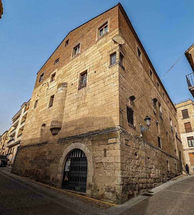 Casa de la Cadena - Image 1