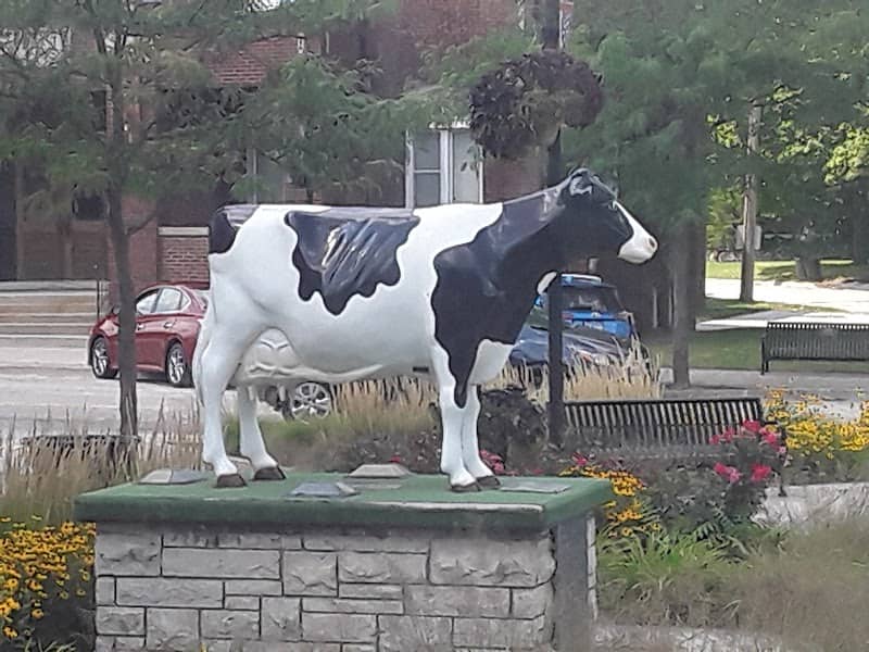 Harmilda the Cow Statue - Image 1