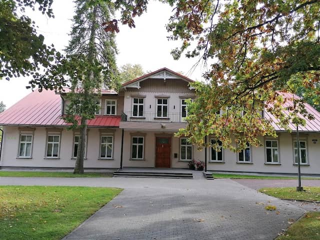 Ülenurme manor - Image 1