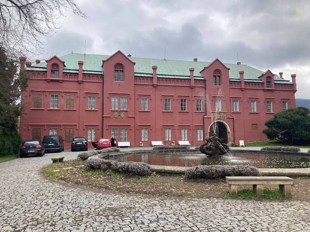 Chateau park - Image 1