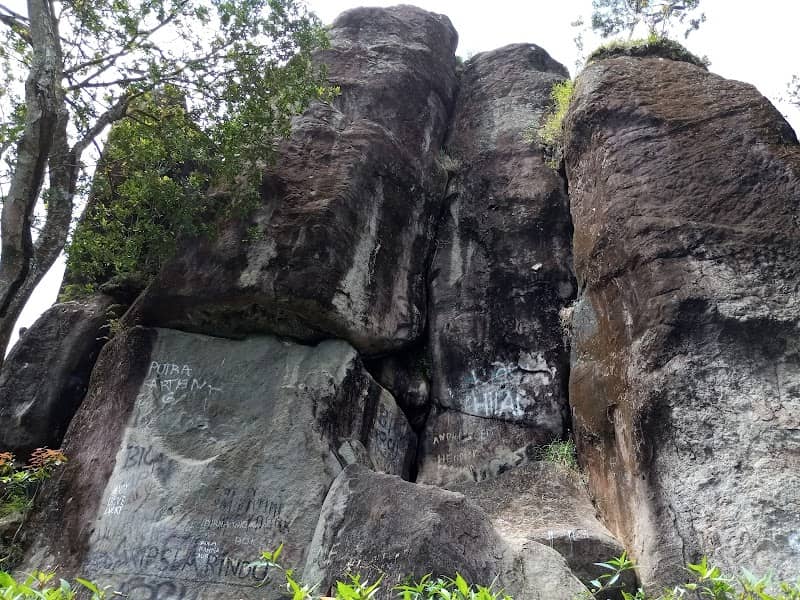 Gunung linggaratu Batu Numpang - Image 1