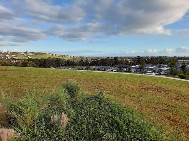 Hill-Top Park - Image 1