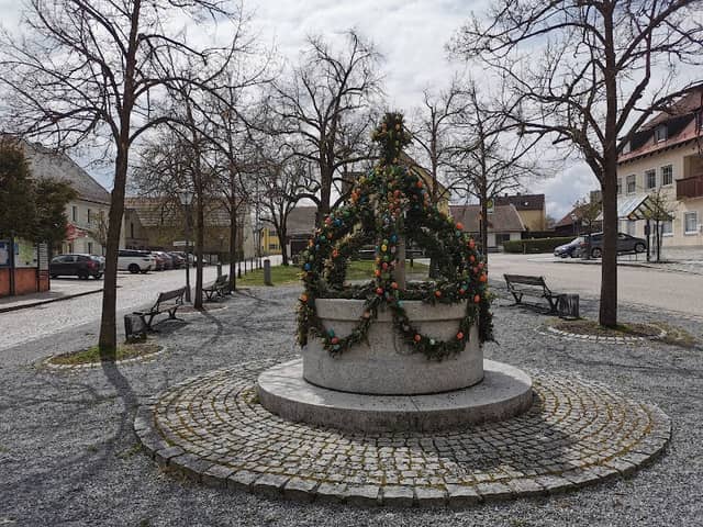 Brunnen am Schloßplatz - Image 1