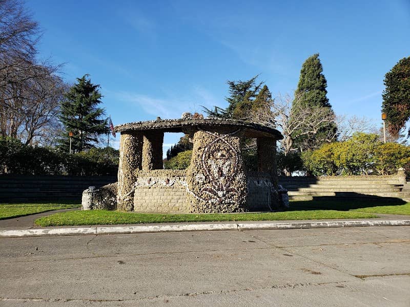 Causland Memorial Park - Image 2