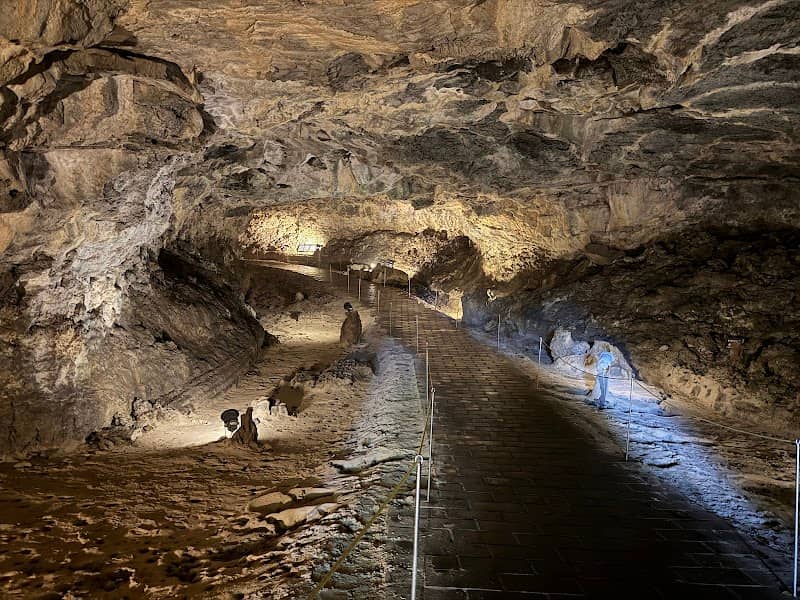 Hyeopjae Cave: Hallim Park - Image 1